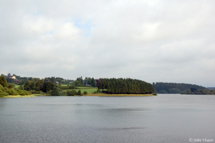 102.jpg 
750 x 499 compressed image 
(45,933 bytes)