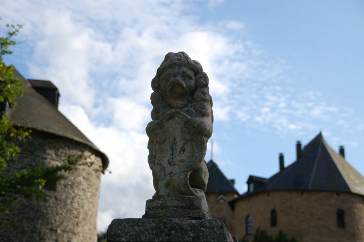 139.jpg 
750 x 498 compressed image 
(52,736 bytes)