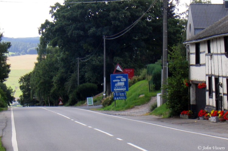 152.jpg 
750 x 499 compressed image 
(82,846 bytes)