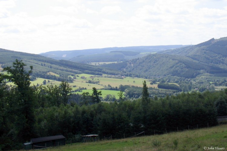 153.jpg 
750 x 499 compressed image 
(68,574 bytes)