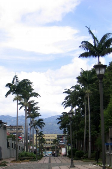 temp003.jpg 
373 x 560 compressed image 
(50,872 bytes)