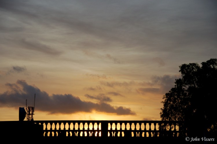 temp061.jpg 
750 x 498 compressed image 
(53,535 bytes)