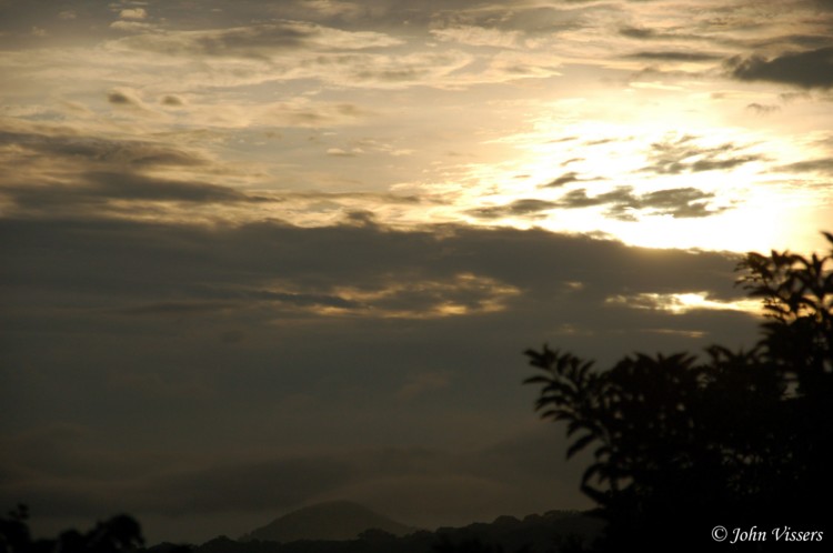 temp085.jpg 
750 x 498 compressed image 
(53,355 bytes)