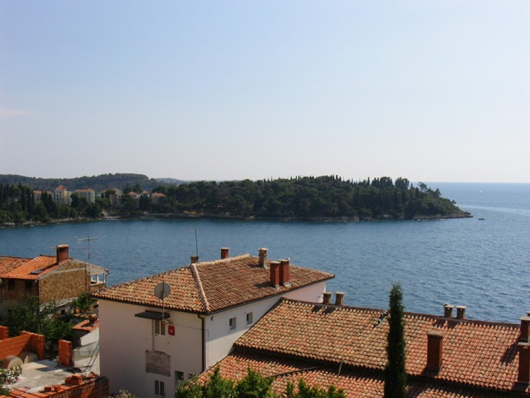 temp06.jpg 
746 x 560 compressed image 
(91,400 bytes)