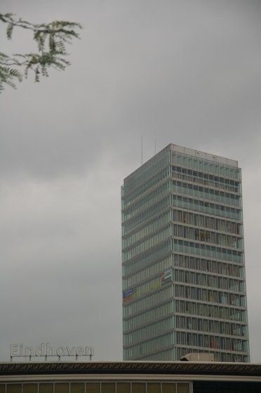 101.jpg 
372 x 560 compressed image 
(27,412 bytes)