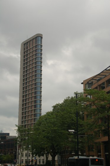 106.jpg 
372 x 560 compressed image 
(35,715 bytes)