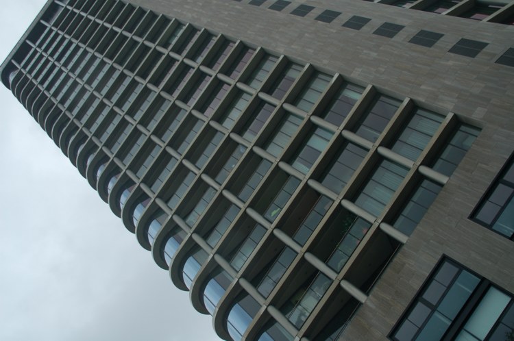 111.jpg 
750 x 498 compressed image 
(81,686 bytes)