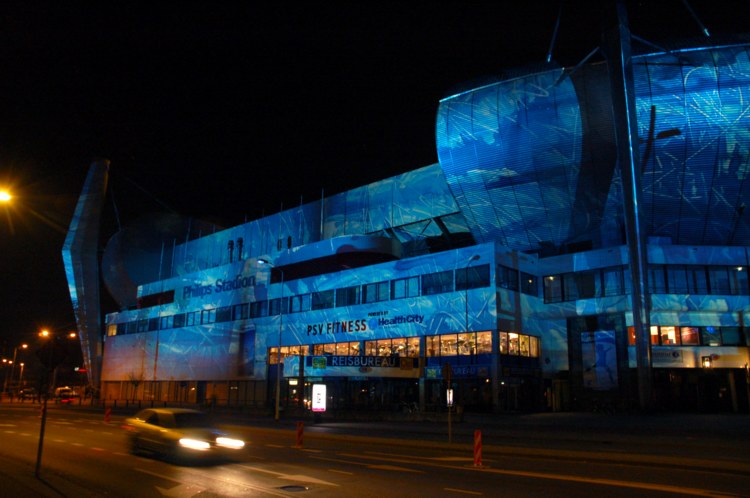 123.jpg 
750 x 498 compressed image 
(74,951 bytes)