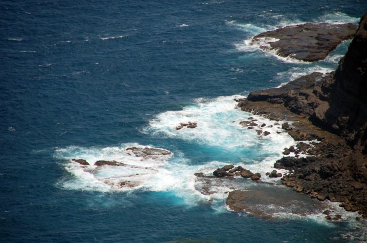 128.jpg 
750 x 498 compressed image 
(95,676 bytes)