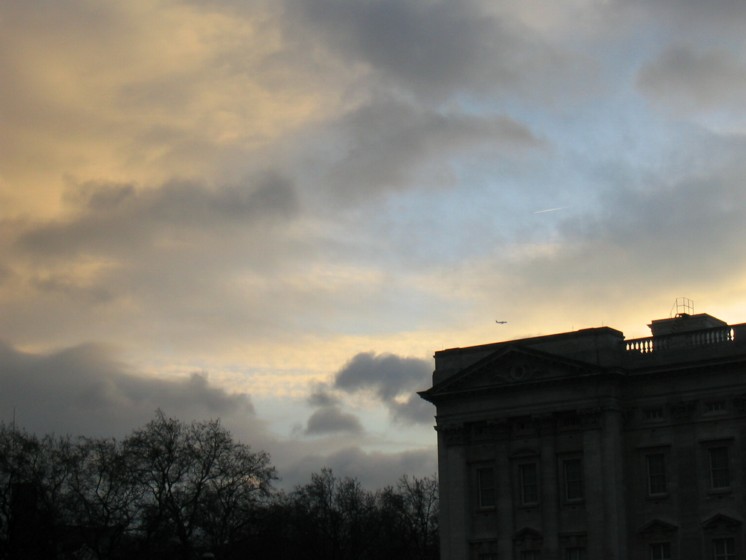 temp01.jpg 
746 x 560 compressed image 
(51,108 bytes)