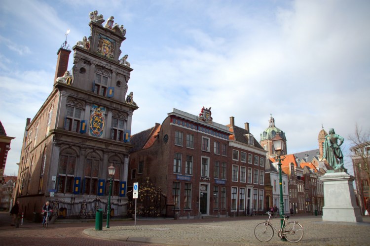 111.jpg 
750 x 498 compressed image 
(81,654 bytes)