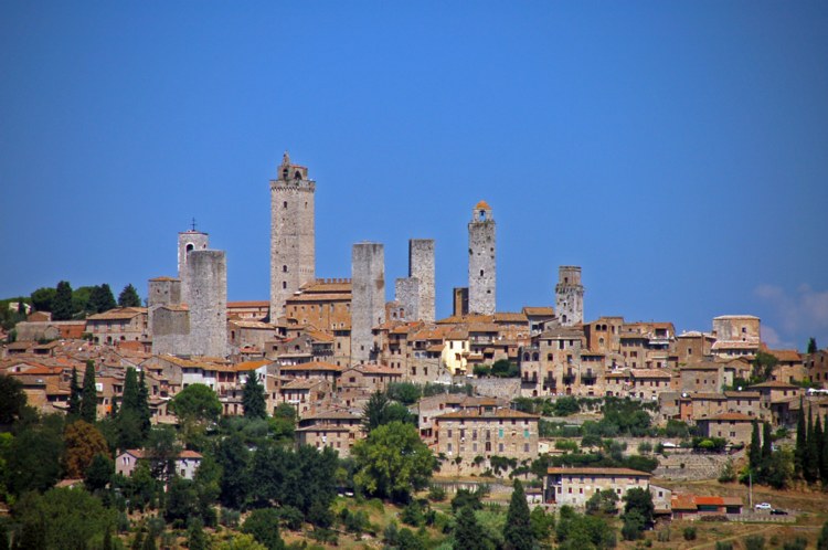 140.jpg 
750 x 498 compressed image 
(85,201 bytes)
