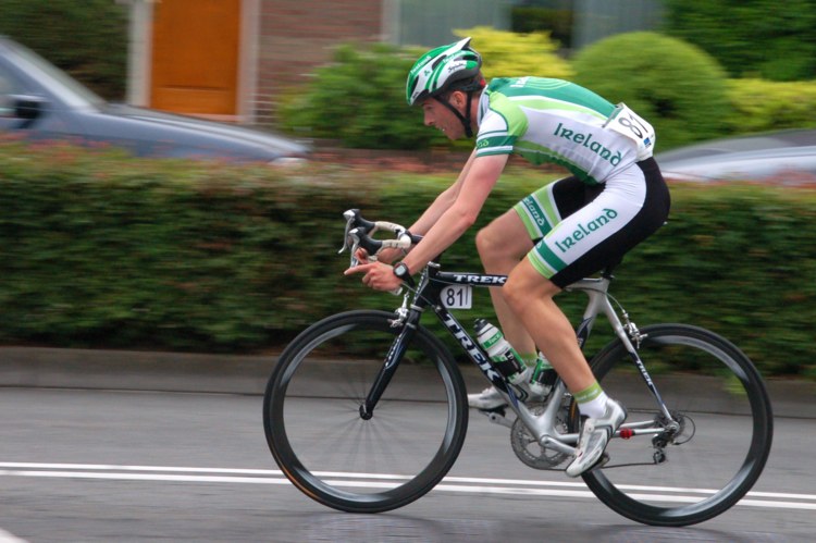 126.jpg 
750 x 499 compressed image 
(82,743 bytes)