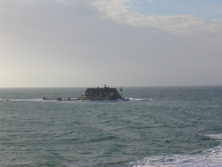 temp01.jpg 
746 x 560 compressed image 
(61,422 bytes)