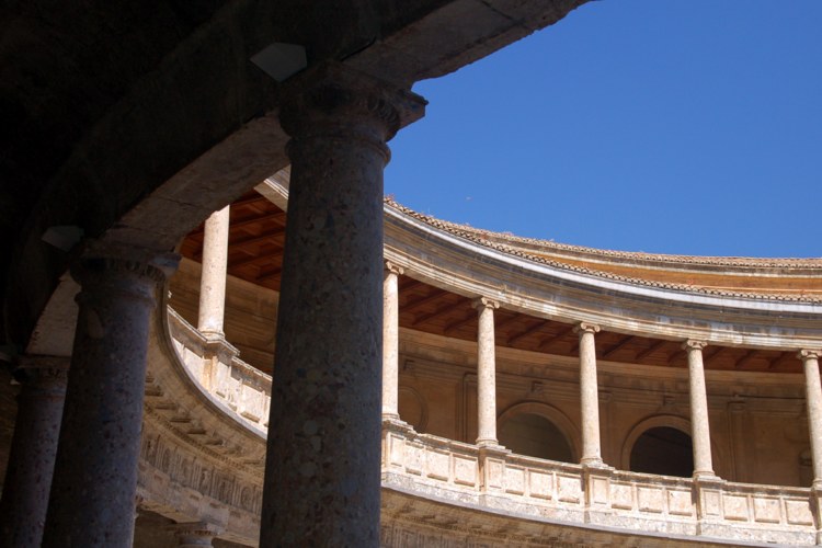 136.jpg 
750 x 500 compressed image 
(70,660 bytes)